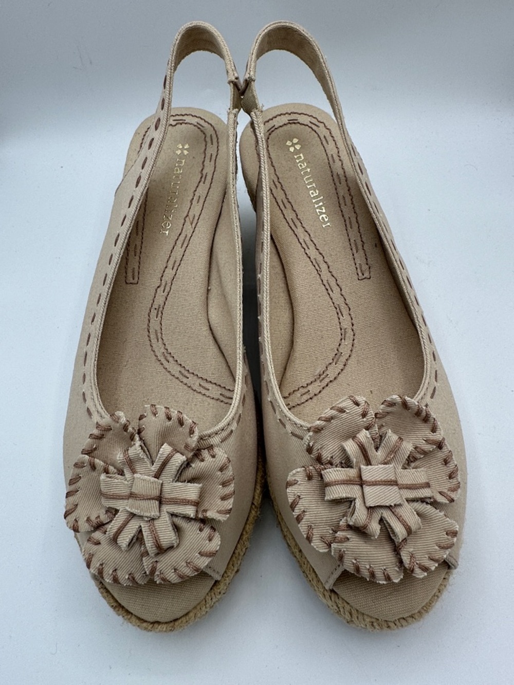Naturalizer slingback Berlynn wedge canvas upper, peep toe, flower sandals, 7.5M